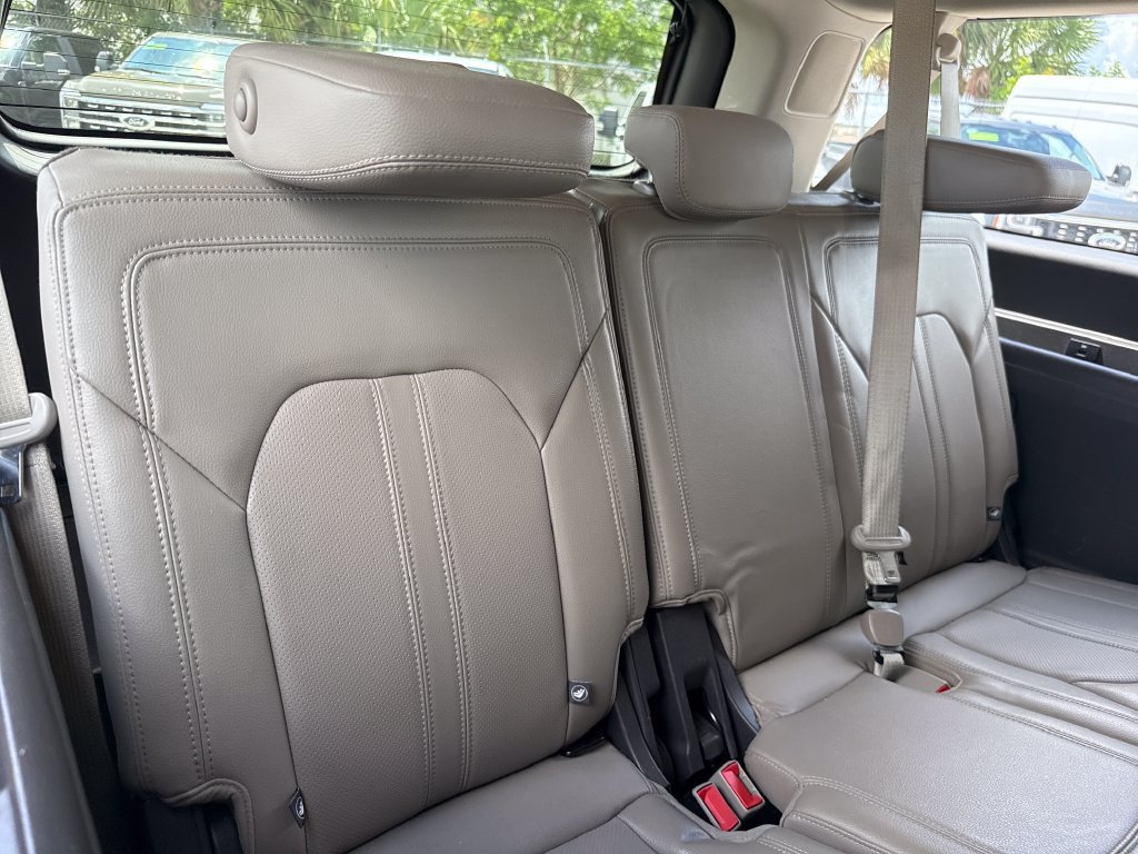 Certified 2019 Ford Expedition Max Limited RWD image 29