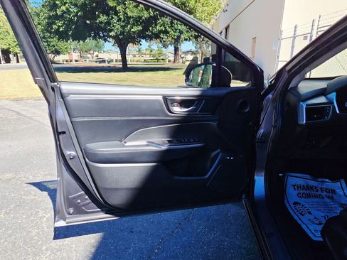 Used 2019 Honda Clarity Plug-In Hybrid image 12