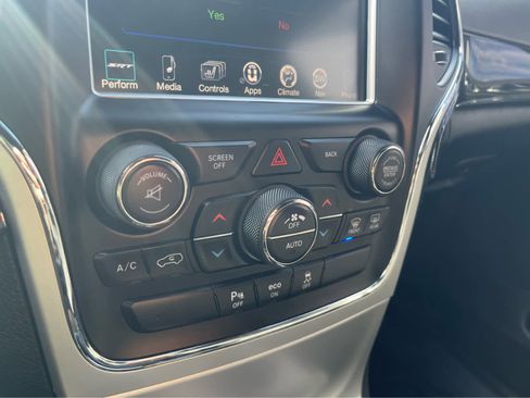 Used 2016 Jeep Grand Cherokee SRT image 16