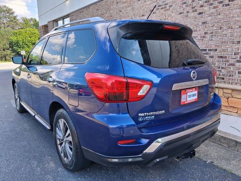 Used 2018 Nissan Pathfinder SV AWD/4WD image 3