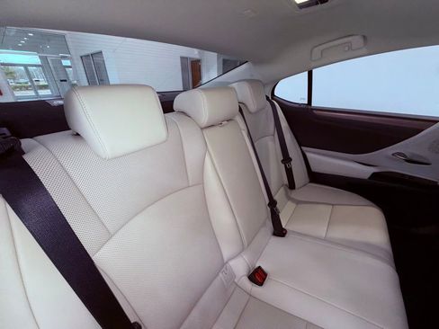 Certified 2024 Lexus ES 350 w/ Premium Package image 14