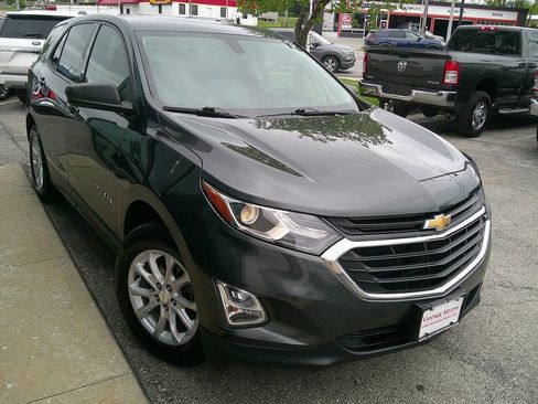 Used 2019 Chevrolet Equinox LS AWD/4WD image 4