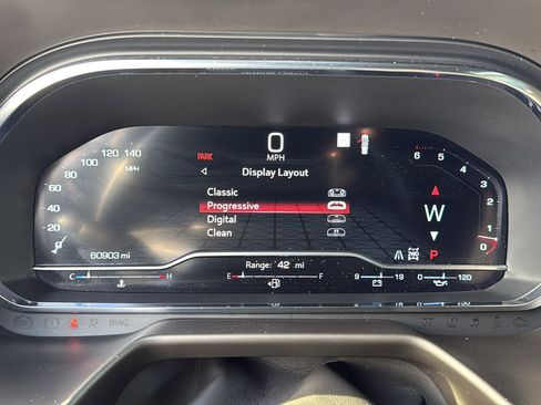 Used 2022 GMC Yukon SLT w/ SLT Premium Package image 18