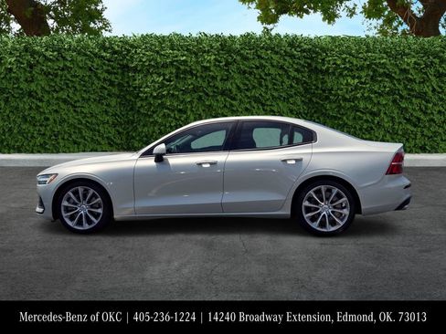 Used 2020 Volvo S60 T6 Momentum AWD/4WD image 4