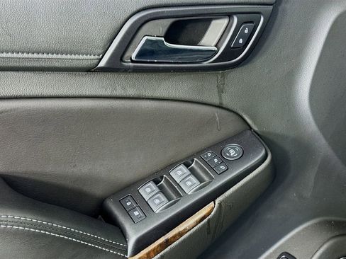 Used 2018 Chevrolet Suburban LT image 22