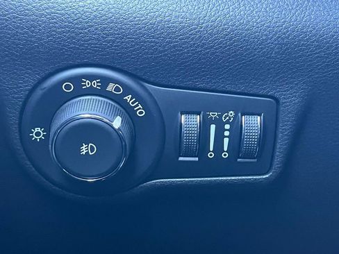 New 2026 Jeep Compass Latitude image 12