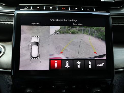 Used 2023 Jeep Grand Cherokee Limited w/ Luxury Tech Group II RWD image 24
