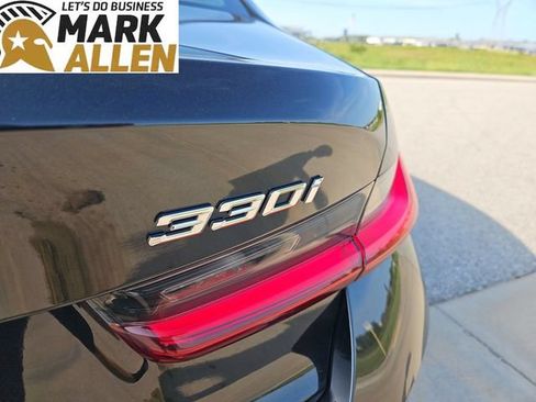 Used 2025 BMW 330i Sedan w/ Convenience Package RWD image 32