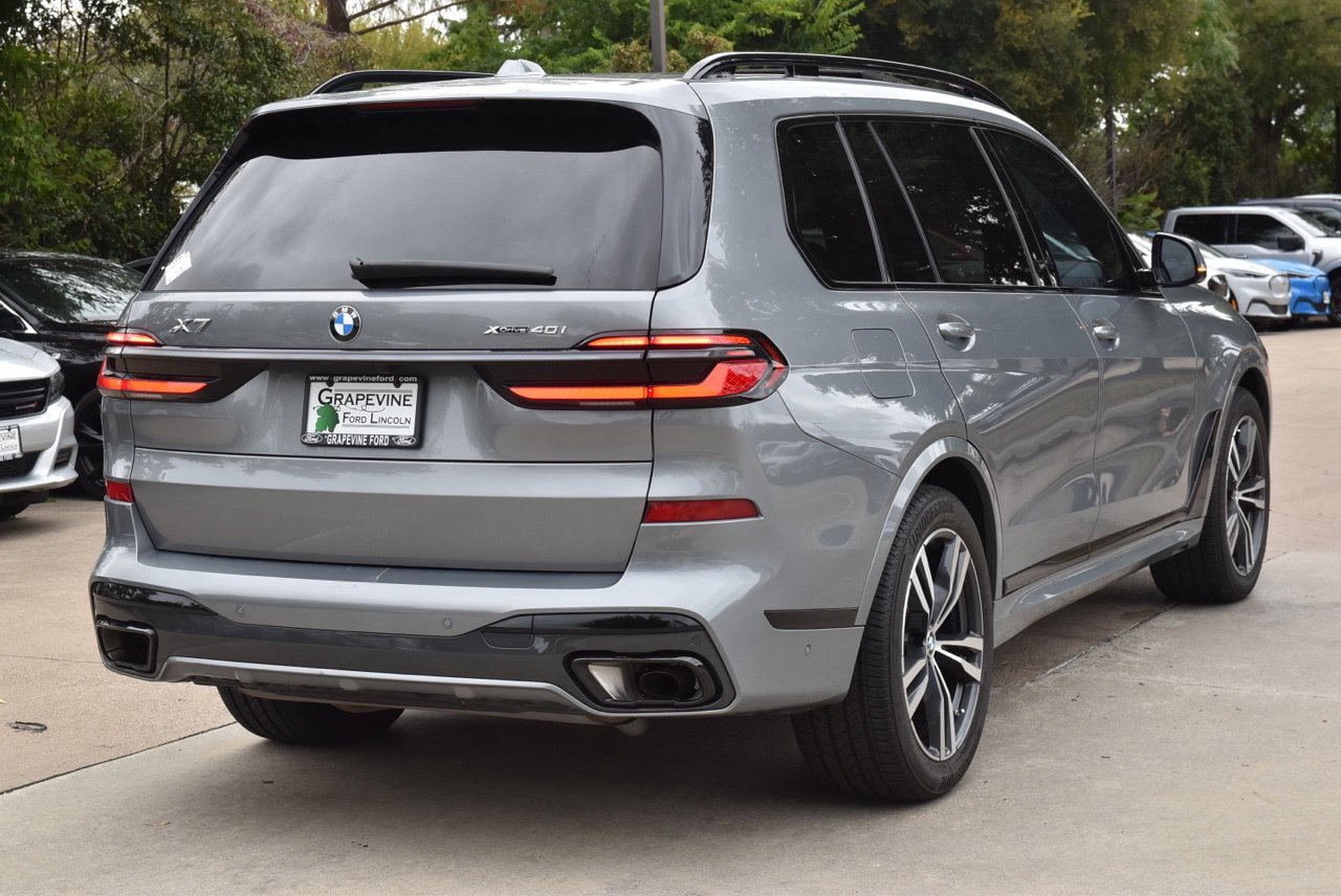 Used 2024 BMW X7 xDrive40i w/ M Sport Package AWD/4WD image 8