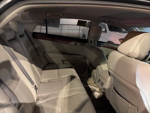 Used 2011 Toyota Avalon Limited image 10