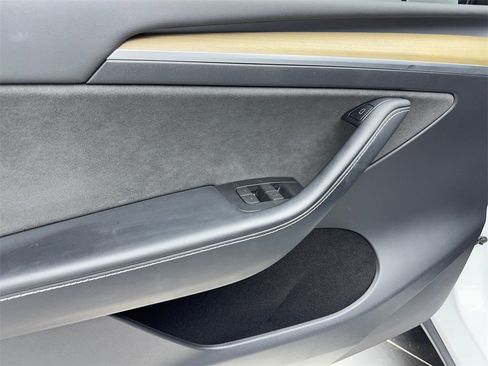 Used 2023 Tesla Model Y Long Range image 35