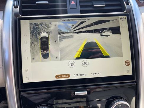 Used 2025 Land Rover Discovery S image 26