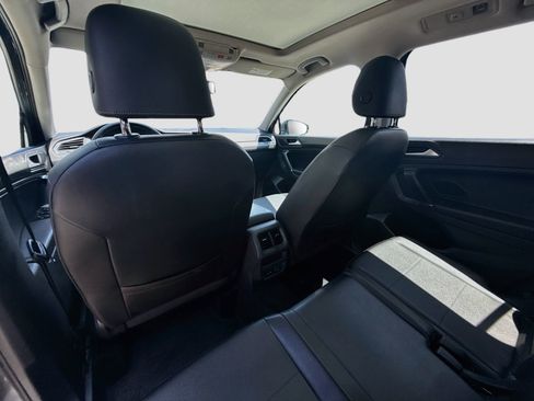 Used 2020 Volkswagen Tiguan SE w/ Panoramic Sunroof Package FWD image 22