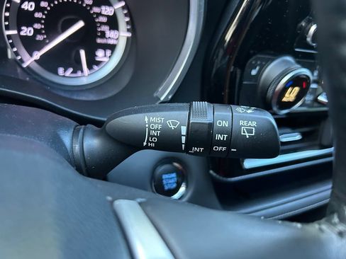 Used 2022 Toyota Highlander XSE FWD image 23