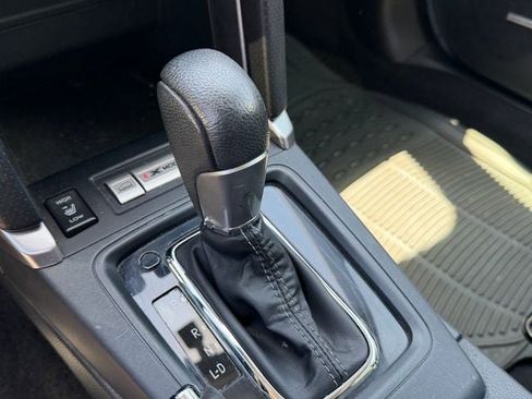 Used 2018 Subaru Forester 2.5i Touring AWD/4WD image 10