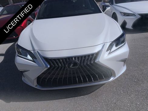 Used 2025 Lexus ES 300h w/ Premium Package FWD image 3