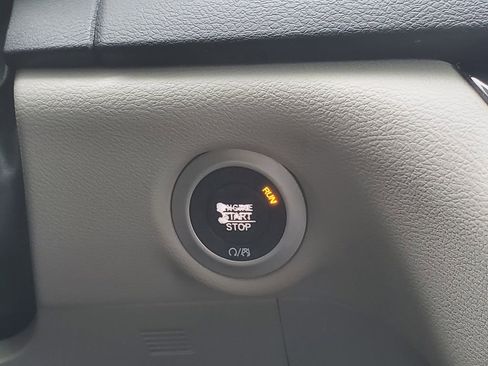 Used 2018 Chrysler Pacifica Touring Plus image 27