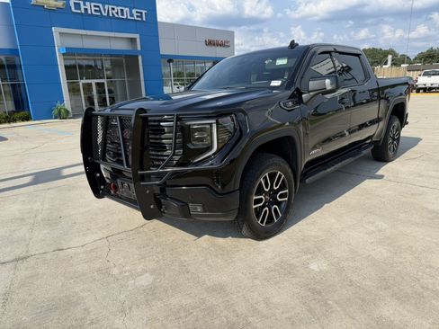Used 2026 GMC Sierra 1500 AT4 w/ Technology Package AWD/4WD image 3