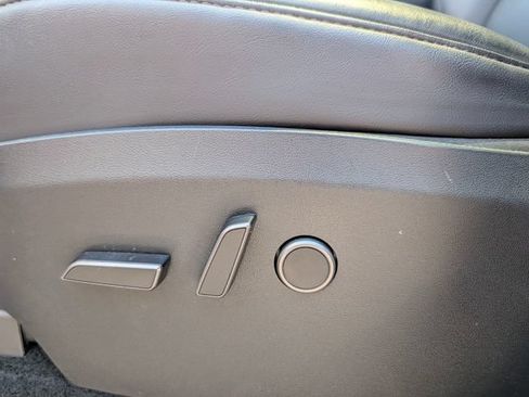 Used 2023 Tesla Model Y Performance AWD/4WD image 17