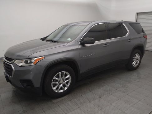 Used 2021 Chevrolet Traverse LS FWD image 2