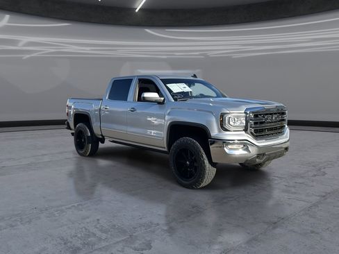 Used 2018 GMC Sierra 1500 SLE w/ SLE Value Package image 2