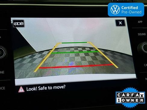 Certified 2022 Volkswagen Tiguan SE w/ Panoramic Sunroof Package image 15