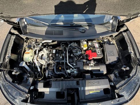 Used 2025 Nissan Kicks SV image 30