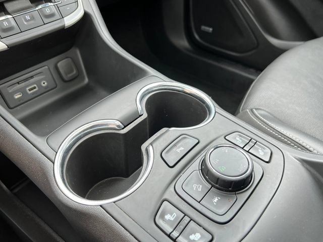 Used 2023 GMC Terrain SLT w/ Infotainment Package II AWD/4WD image 32