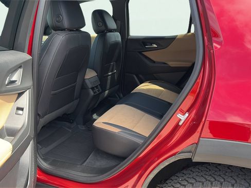 Used 2026 Chevrolet Equinox ACTIV w/ Convenience Package III AWD/4WD image 13