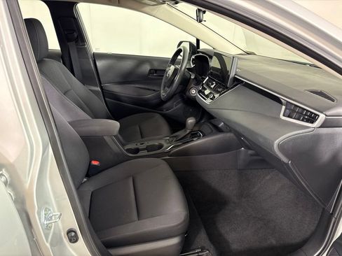 Used 2025 Toyota Corolla LE FWD image 14