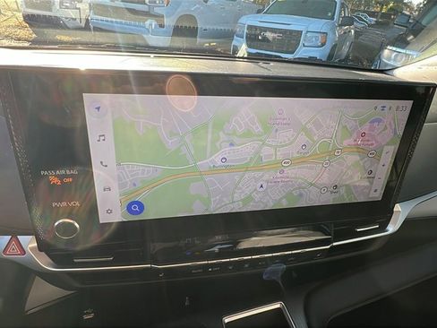 Used 2025 Toyota Sienna XLE image 30