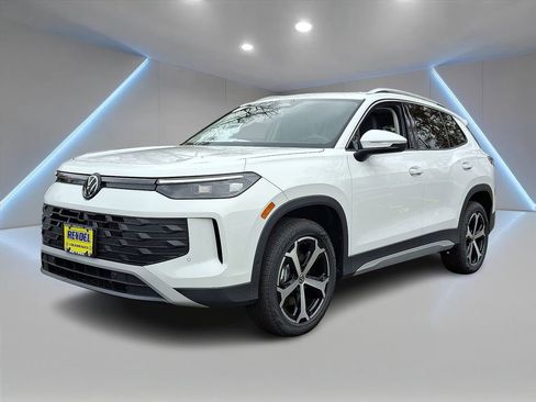 New 2026 Volkswagen Tiguan SE image 1