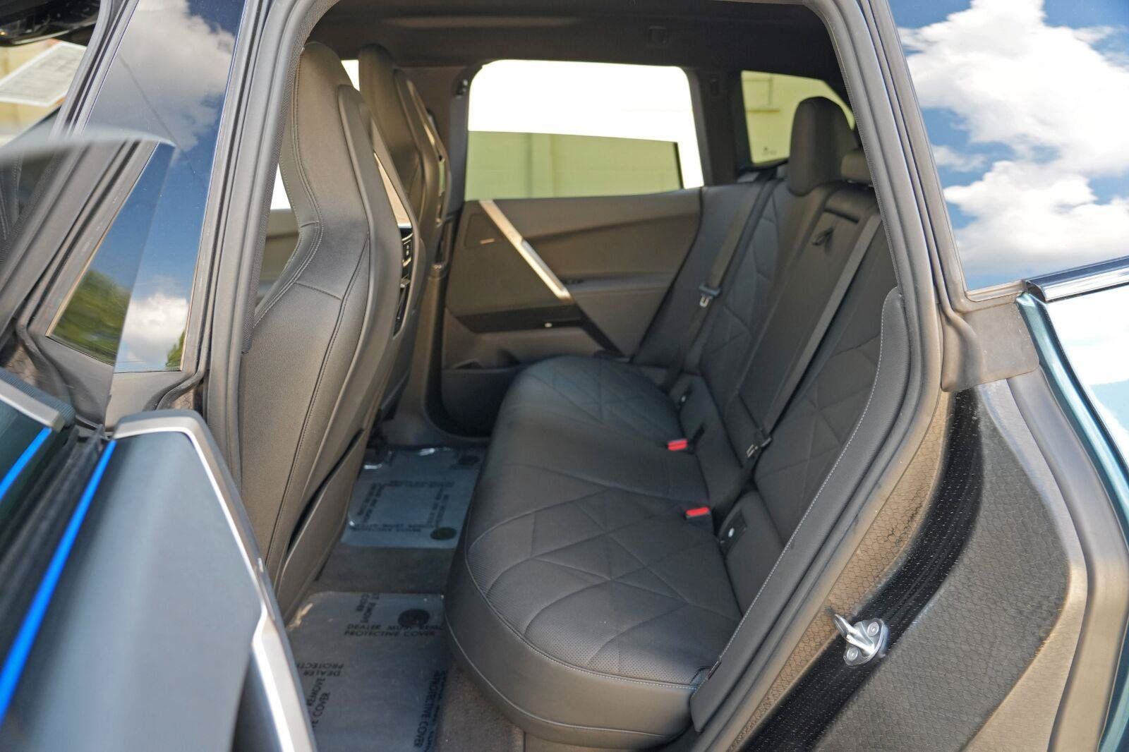 Used 2024 BMW iX xDrive50 w/ Convenience Package AWD/4WD image 44