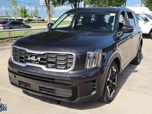 Used 2025 Kia Telluride S FWD image 8