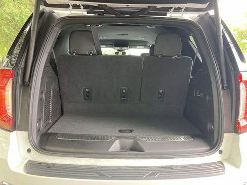 Used 2023 GMC Yukon AT4 AWD/4WD image 8