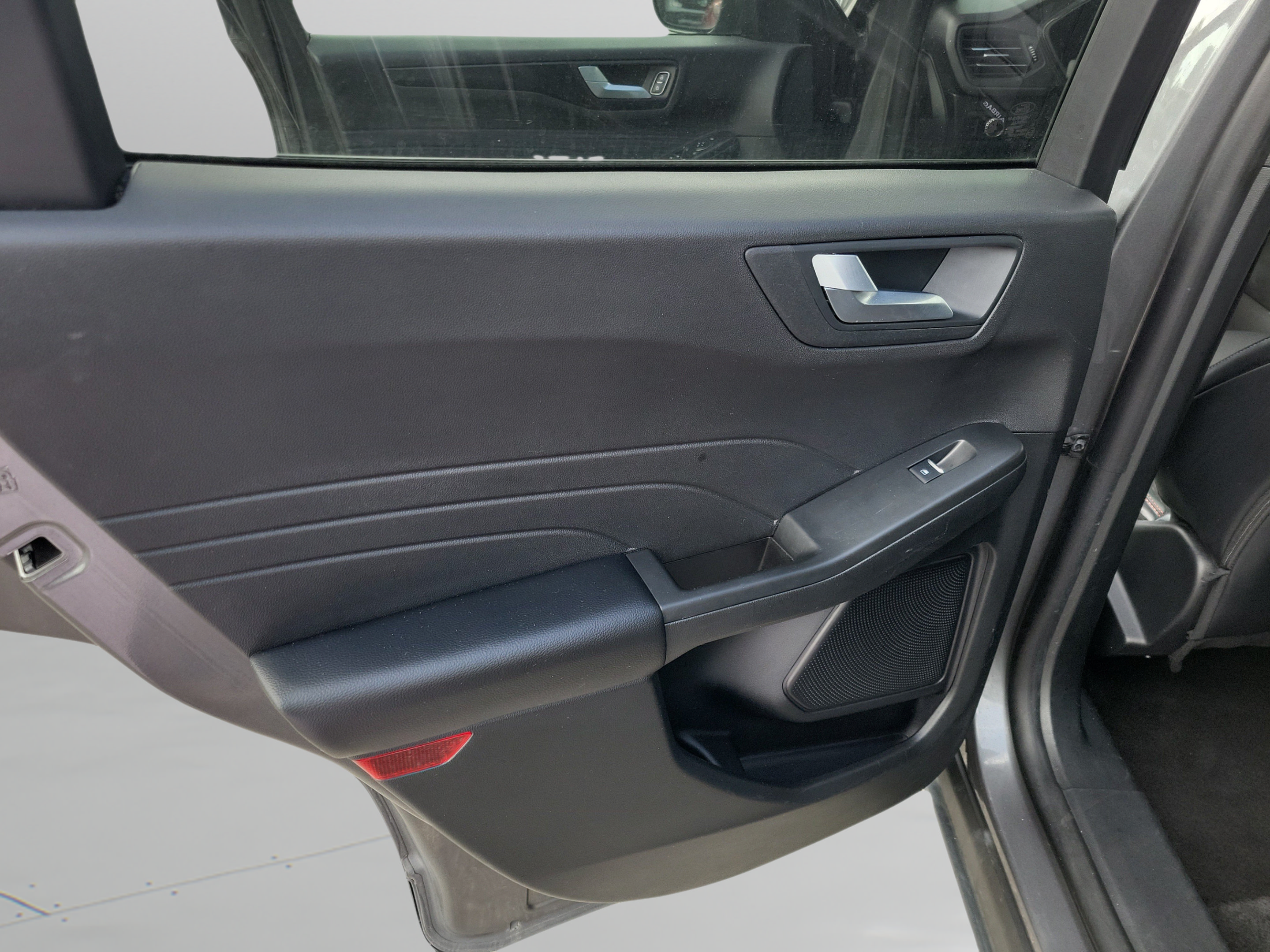 Used 2025 Ford Escape ST-Line Select AWD/4WD image 13