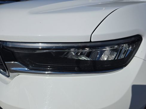 Used 2023 Jeep Grand Cherokee L Limited image 12