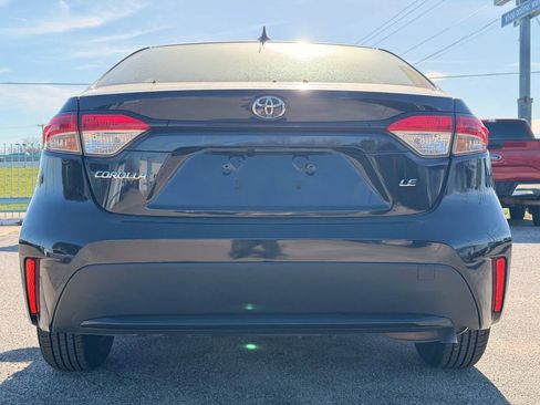 Used 2021 Toyota Corolla LE image 4