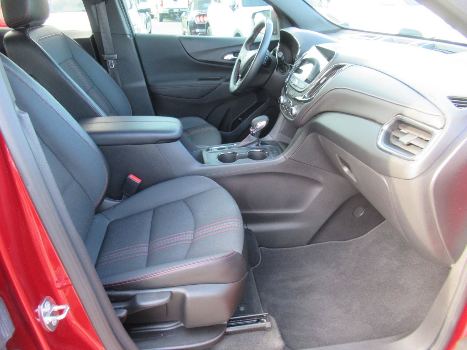 Certified 2023 Chevrolet Equinox RS FWD image 10