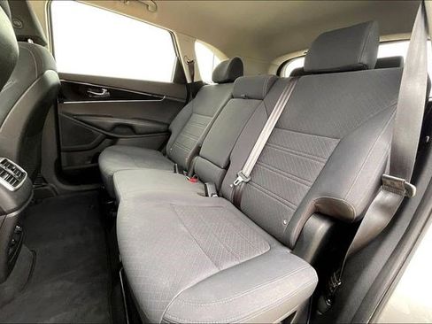 Used 2018 Kia Sorento LX image 31