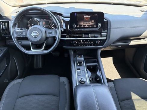 Used 2025 Nissan Pathfinder SV AWD/4WD image 13