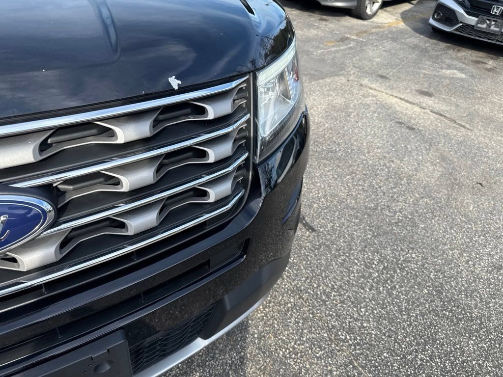 Used 2017 Ford Explorer XLT AWD/4WD image 15