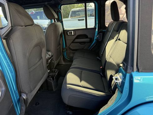 Used 2020 Jeep Wrangler Unlimited Sahara AWD/4WD image 13