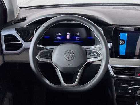 New 2025 Volkswagen Taos SE image 13