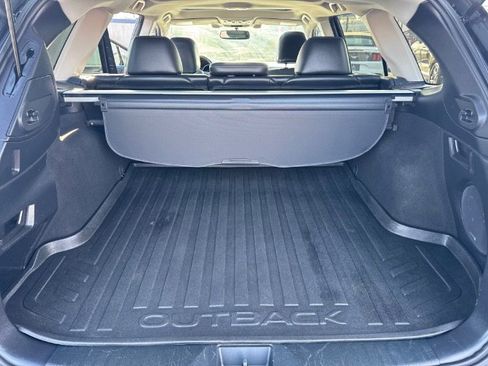 Used 2016 Subaru Outback 2.5i Limited image 11