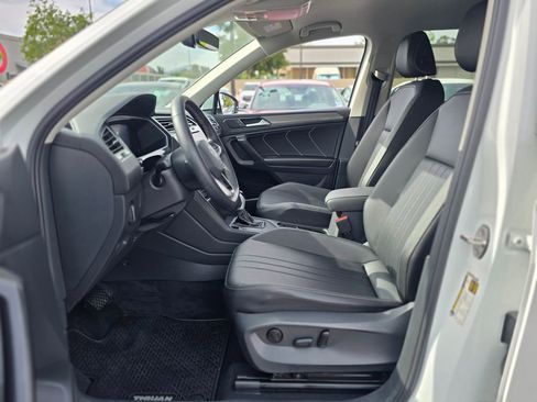 Used 2023 Volkswagen Tiguan SE FWD image 13