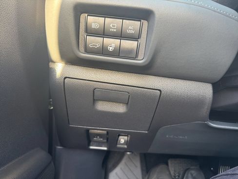 Certified 2026 Toyota Highlander Platinum AWD/4WD image 24