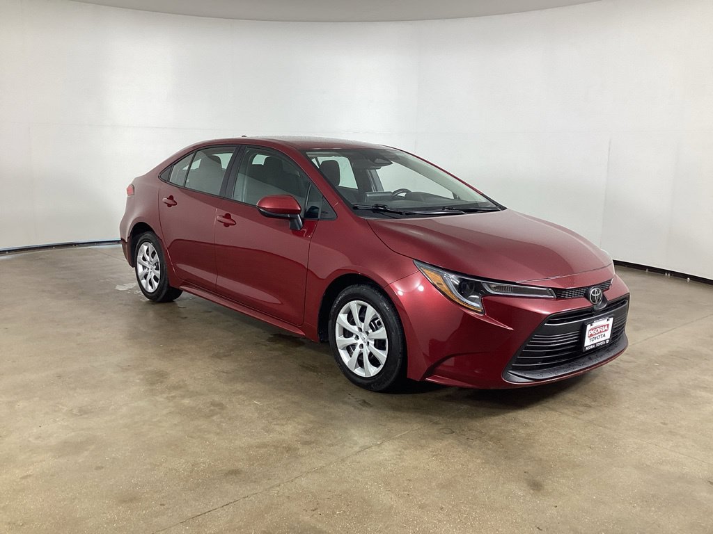 Used 2025 Toyota Corolla LE FWD image 3