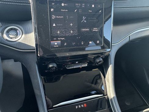 Used 2024 Jeep Grand Cherokee Laredo image 24