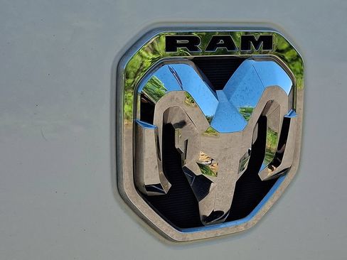 Used 2022 RAM 1500 Laramie AWD/4WD image 29